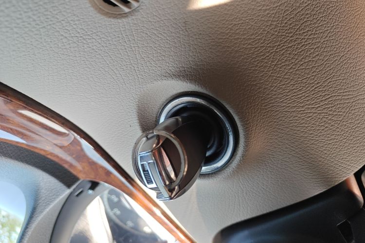 Mercedes-Benz Viano (Imported) 2015 car image #10