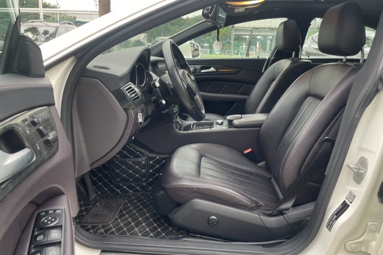 Mercedes-Benz CLS Class 2014 car image #10