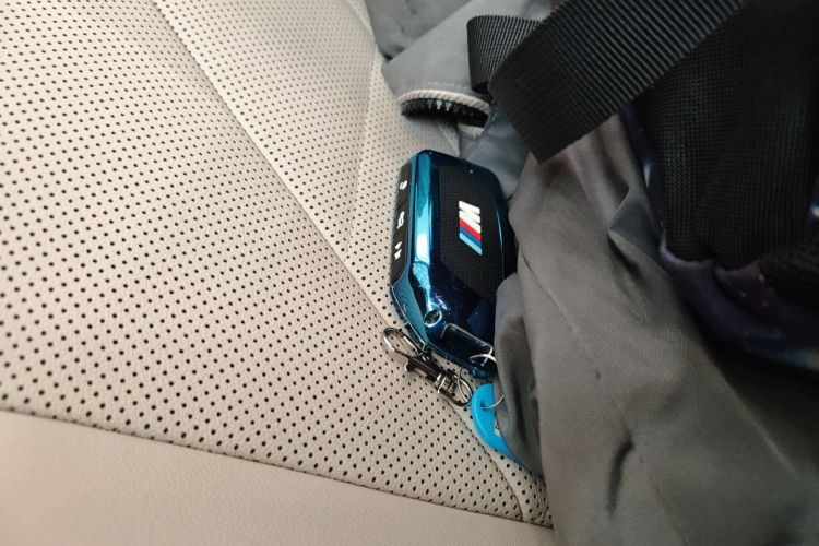 BMW i5 M60 2023 car image #10