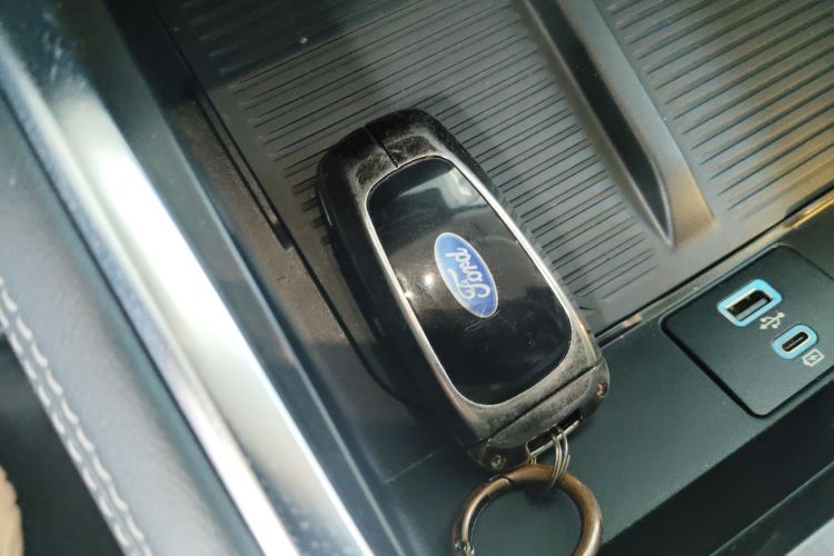 Ford Explorer 2024 #10 Ford Explorer 2024 car image #10