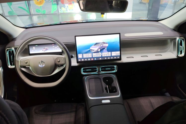 零跑汽车 零跑B01 2025 汽车图片 #10