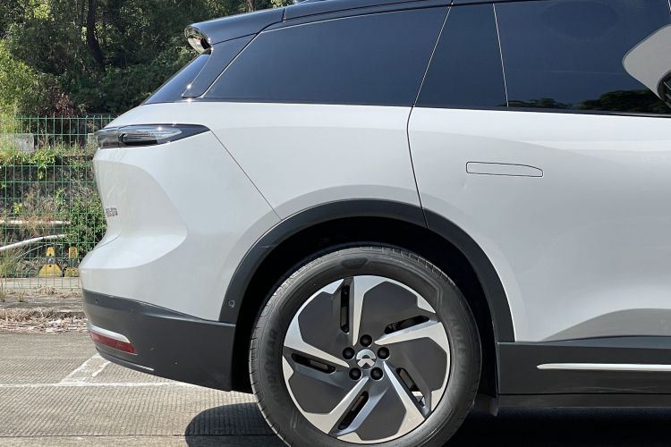 NIO ES6 2023 изображение автомобиля #10