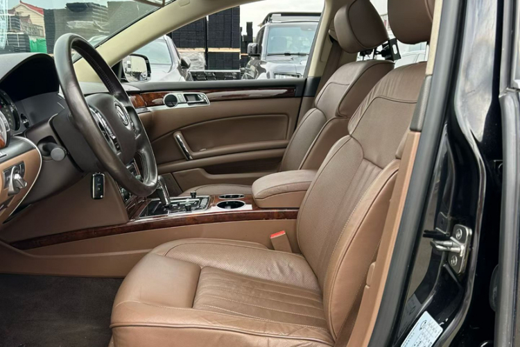 Volkswagen Pheaton 2016 immagine di auto #10