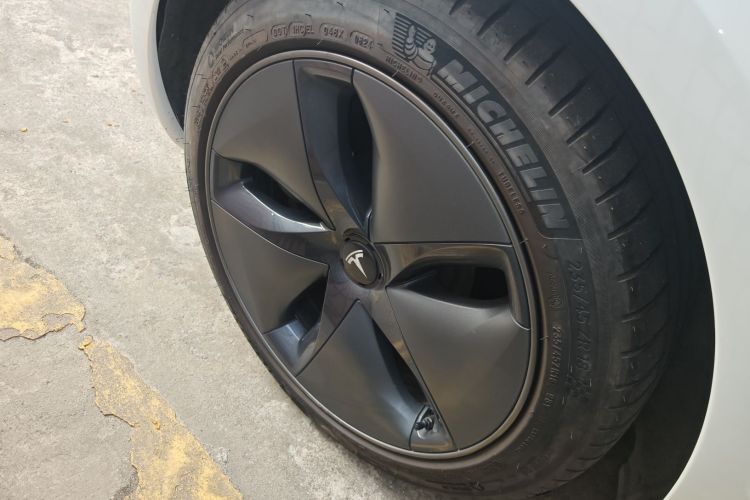 特斯拉 Model 3(进口) 2019 汽车图片 #10