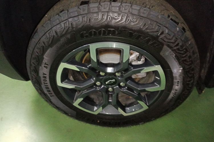 Chevrolet Equinox Plus 2025 car image #10