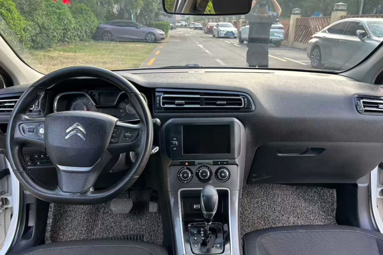 Citroen C4 C-Quatre 2018 car image #10