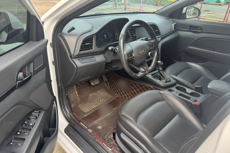 Hyundai Elantra AD 2019 car image #10