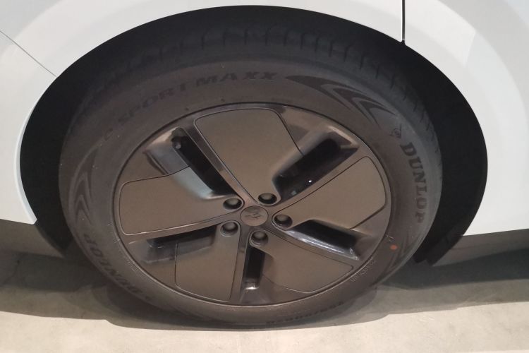 Li i6 2025 image de voiture #10