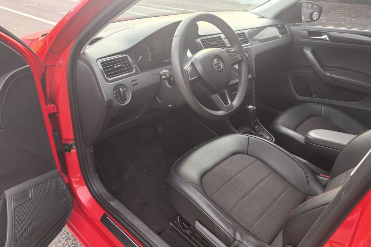 Skoda Rapid Spaceback 2016 immagine di auto #10