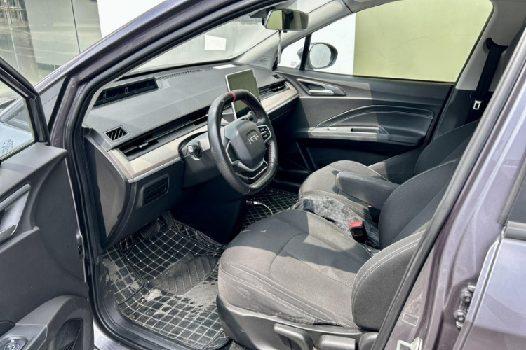 哪吒汽车 哪吒V 2021 汽车图片 #10