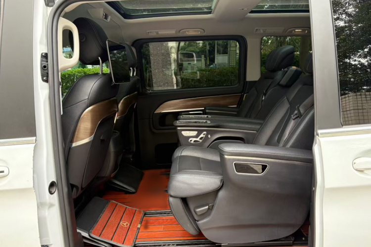 Mercedes-Benz V Class 2022 #10 Mercedes-Benz V Class 2022 car image #10