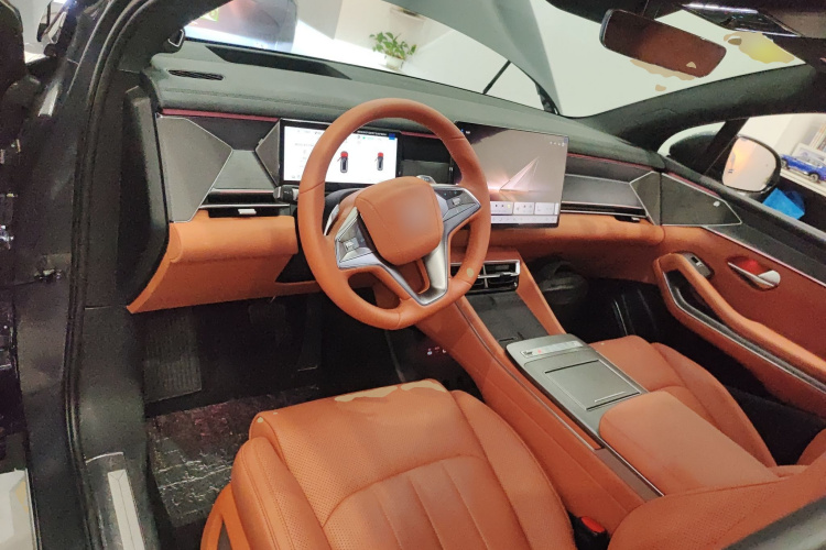 BYD Tang L 2025 صورة سيارة #10
