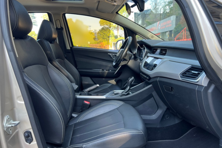 Vision X3 2019 car image #10