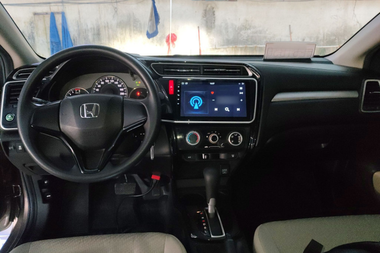 Honda Greiz 2018 car image #10