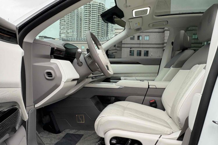 Zeekr 7X 2024 car image #10