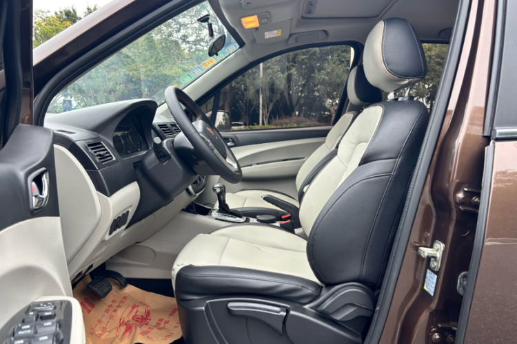 Forthing JOYEAR XV 2016 car image #10