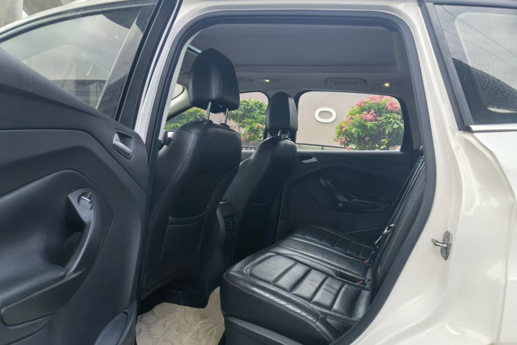 Ford Kuga 2017 #10 Ford Kuga 2017 car image #10