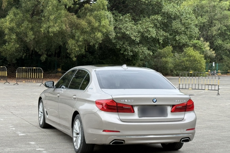 BMW 5 Series New Energy 2019 image de voiture #10