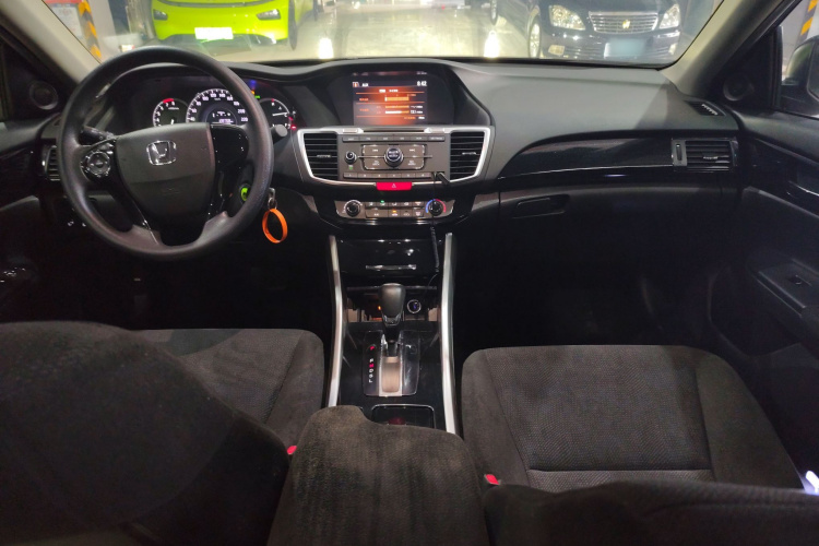 Honda Accord 2018 image de voiture #10