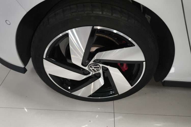 Volkswagen GolfGTI 2024 immagine di auto #10