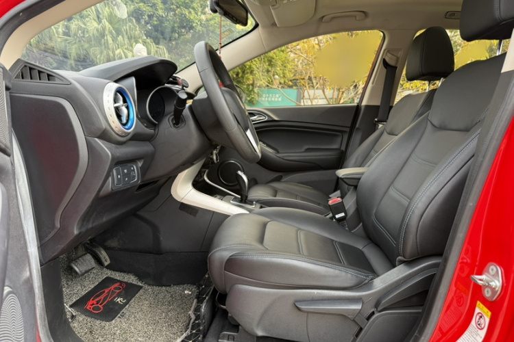 BYD Yuan New Energy 2018 car image #10