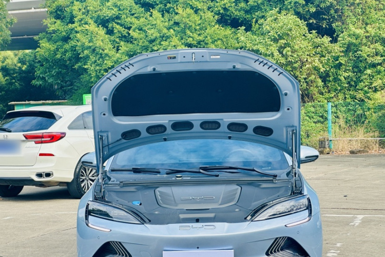 BYD Seal 2023 car image #10