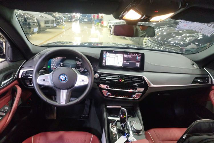 BMW 5 Series New Energy 2023 immagine di auto #10