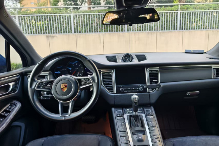 2018 immagine di auto #10
