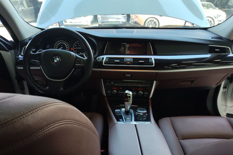 BMW 5 Series GT 2016 #10 BMW 5 Series GT 2016 immagine di auto #10