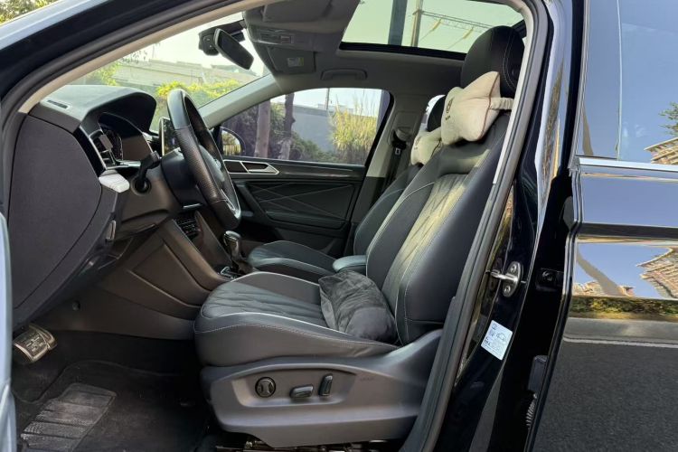 Volkswagen Tiguan L 2022 imagen de coche #10