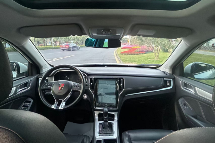 Roewe RX5 New Energy 2018 изображение автомобиля #10