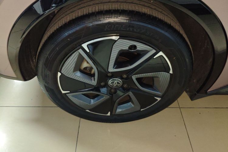 Toyota bZ3 2023 immagine di auto #10