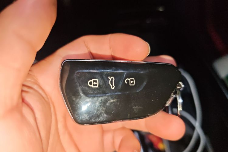 Volkswagen ID.6 X 2022 immagine di auto #10