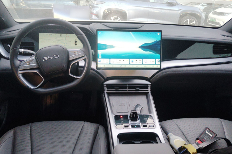 BYD Seal 07 DM-i 2025 imagem de carro #10