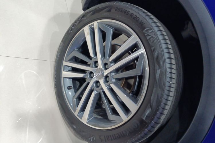 Audi Q5L 2019 car image #10