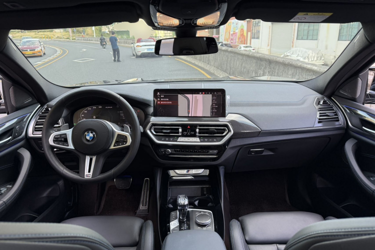 BMW X4 M40i 2022 #10 BMW X4 M40i 2022 car image #10