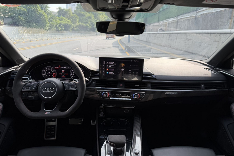 Audi RS 4 2022 car image #10