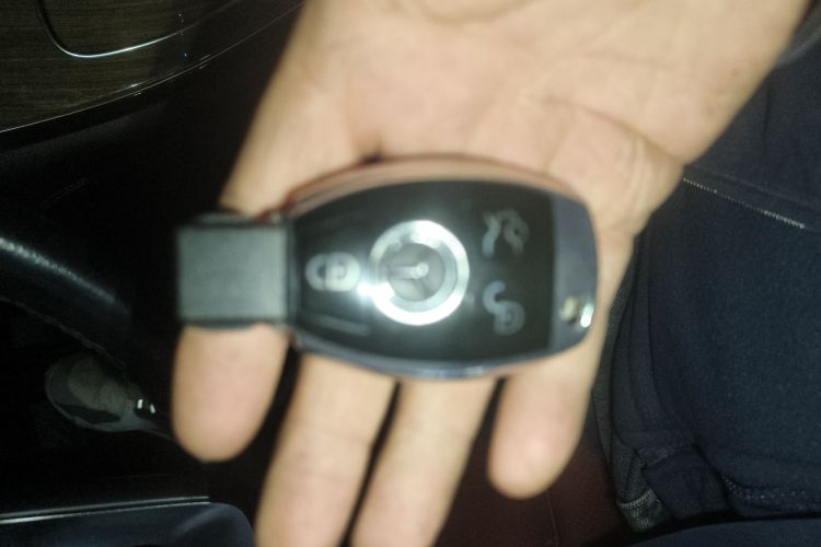 Mercedes-Benz GLC Coupe 2018 immagine di auto #10