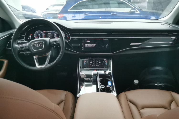 Audi Q8 2021 immagine di auto #10