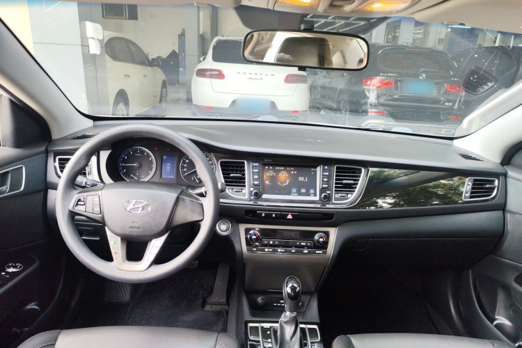 Hyundai Mistra 2016 #10 Hyundai Mistra 2016 car image #10