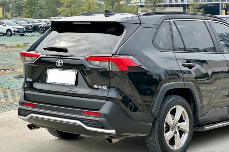 Toyota RAV4 2022 image de voiture #10