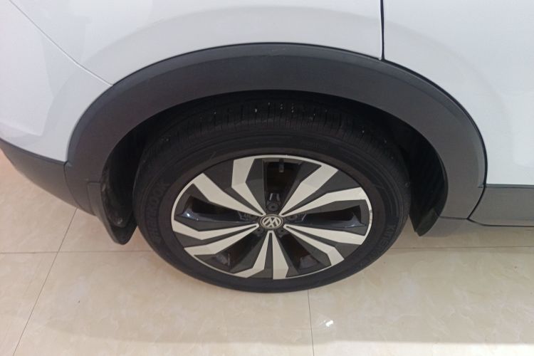 Volkswagen T-Cross 2019 car image #10