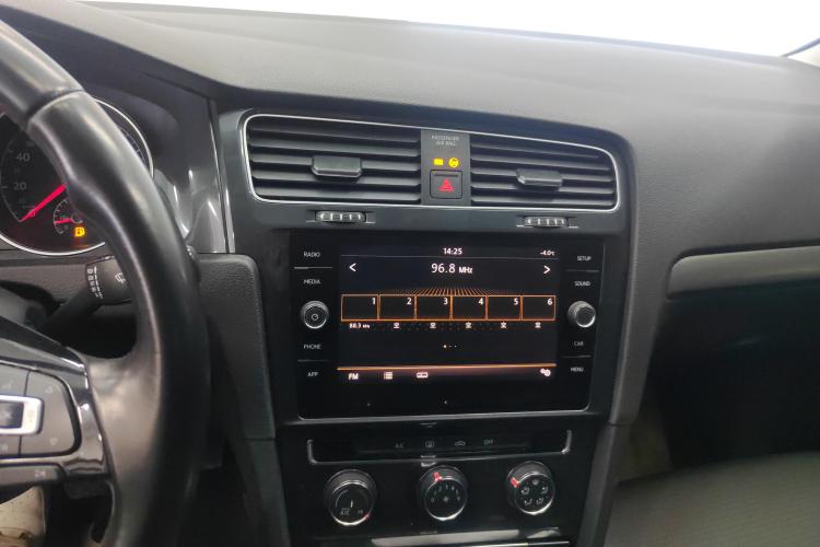 Volkswagen Golf (Imported) 2019 immagine di auto #10