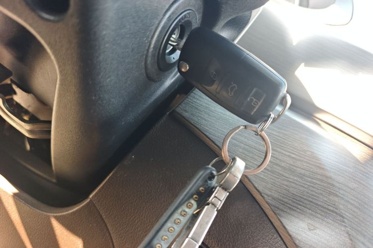 Forthing JOYEAR X5 2017 image de voiture #10