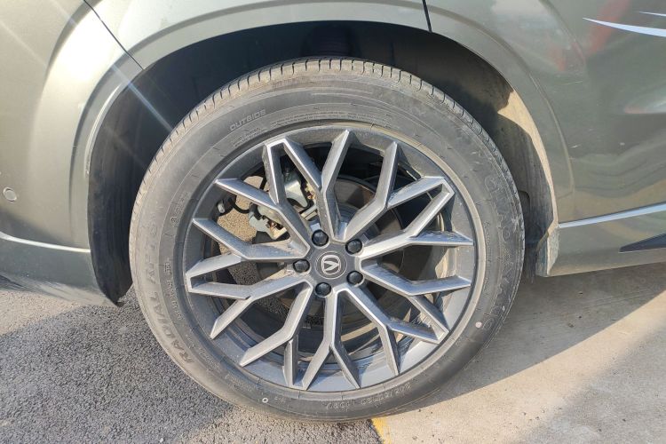 Changan UNI-Z PHEV 2024 car image #10