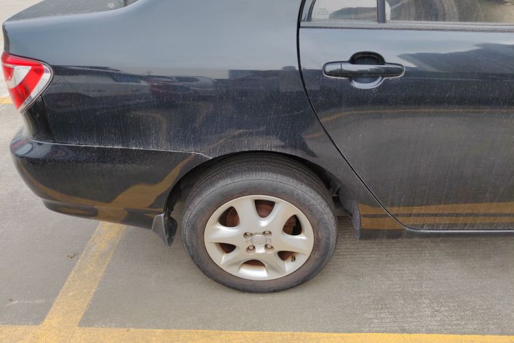 Toyota Corolla (Classic) 2015 #10 Toyota Corolla (Classic) 2015 immagine di auto #10