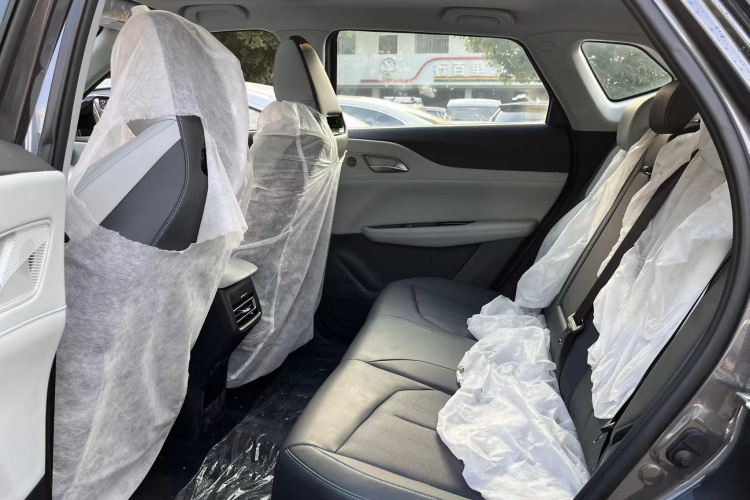 Changan UNI-Z PHEV 2025 #10 Changan UNI-Z PHEV 2025 car image #10