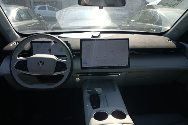 Changan UNI-Z PHEV 2025 #10 Changan UNI-Z PHEV 2025 car image #10