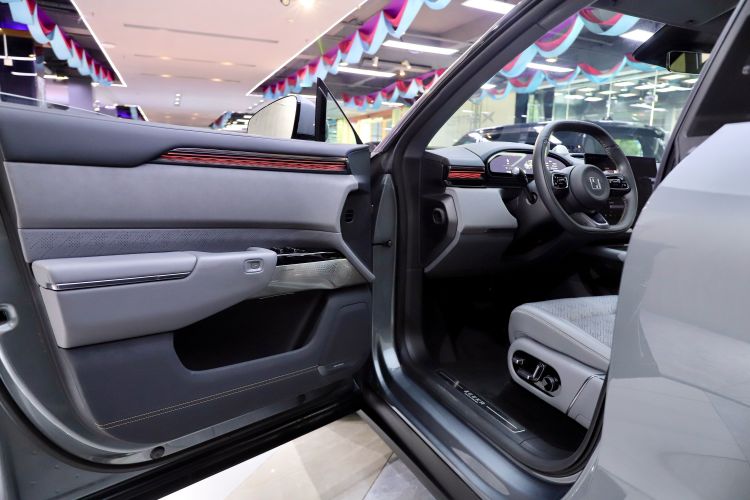 Zeekr 7X 2024 car image #10