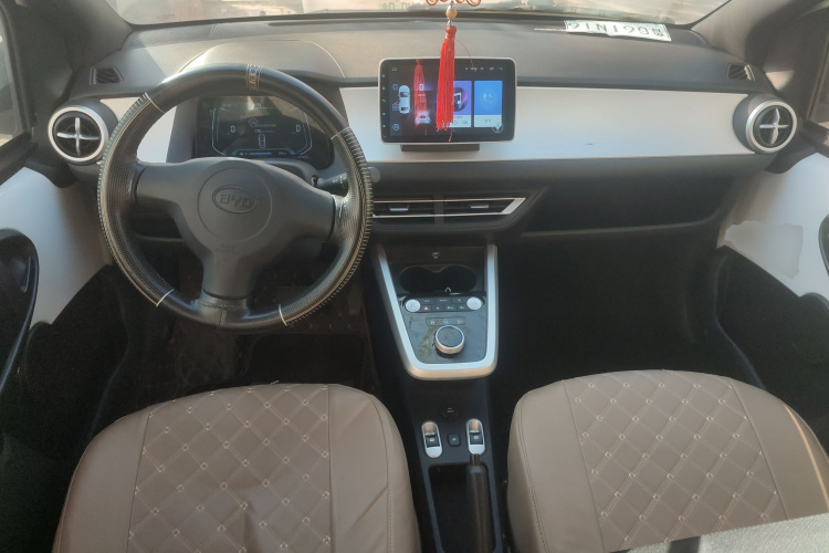 BYD e1 2019 car image #10